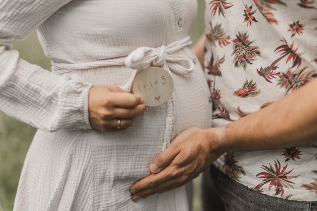 Nahaufnahme vom Babybauch